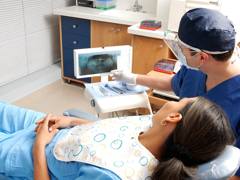 Implantes dentales Dentistas en El Prat de Llobregat y Sitges