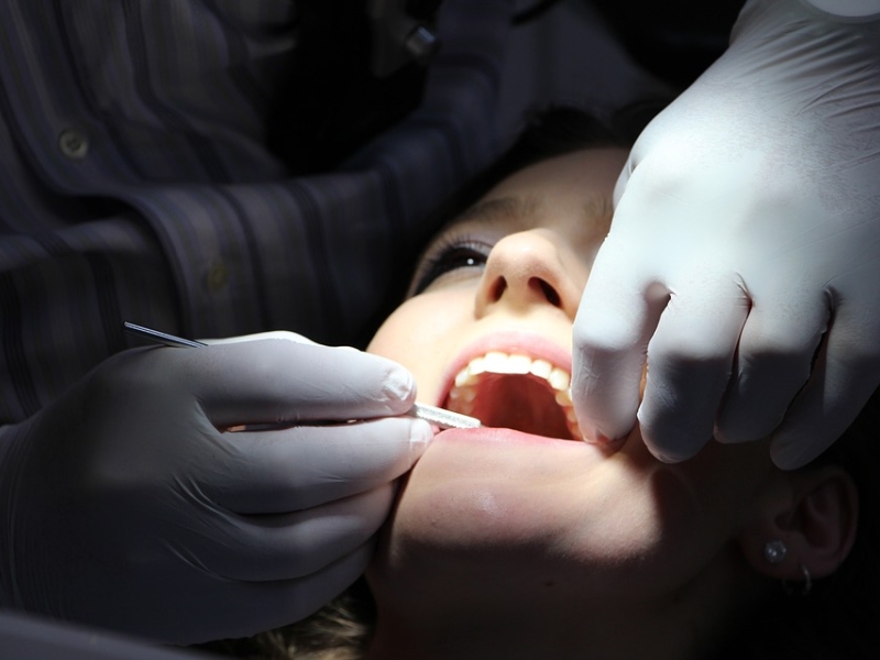 Periodoncia en dentistas de El Prat de Llobregat y Sitges